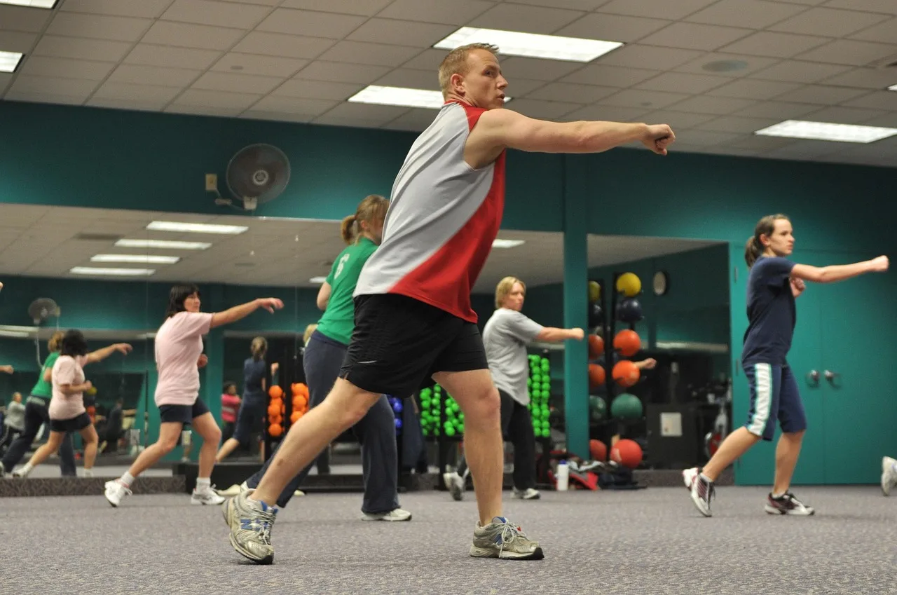 fitness room, fitness, sport, gymnastics class, instructor, education, sports teacher, physical condition, burn calories, performance, bodybuilding, to build up muscle, tone up, to lose weight, gymnastic, relaxation, hobbies, sports hall, man, woman, people, sportsmen, sports, sweat, motivation, fitness, fitness, sweat, motivation, motivation, motivation, motivation, motivation. Hiring, then training, in a fitness studio